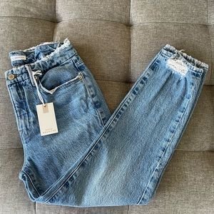 Good American Girlfriend petite jeans size 2/26